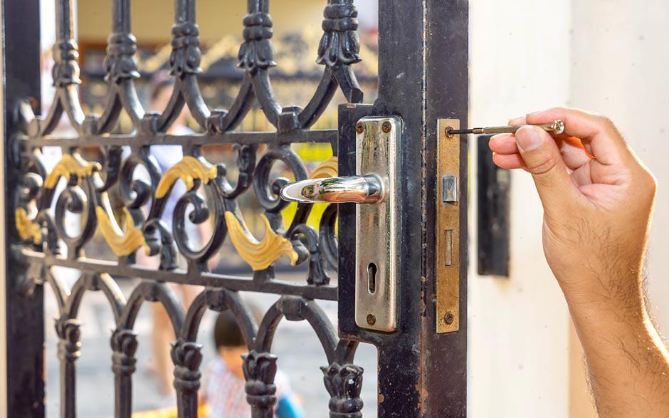 serrurier ouverture de porte Épône